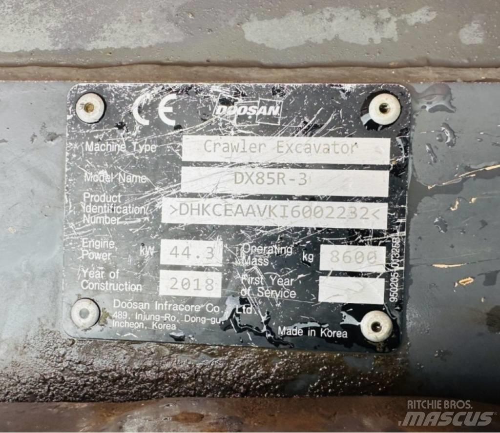Doosan DX 85 R-3 حفارات وسط 7 طن - 12 طن