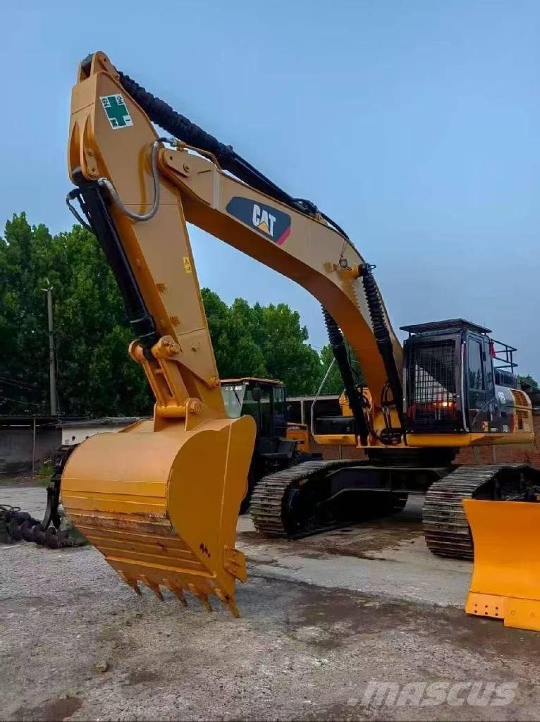 CAT 340 D L حفارات زحافة