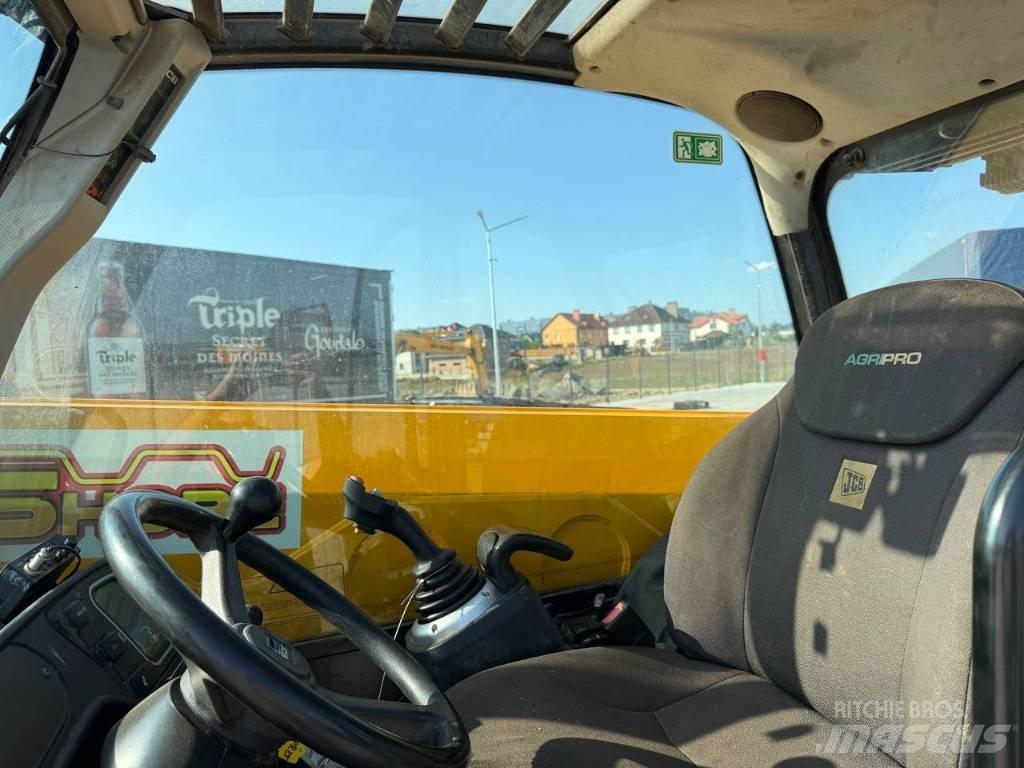 JCB 541-70 Agri معدات مناولة لأغراض الزراعة