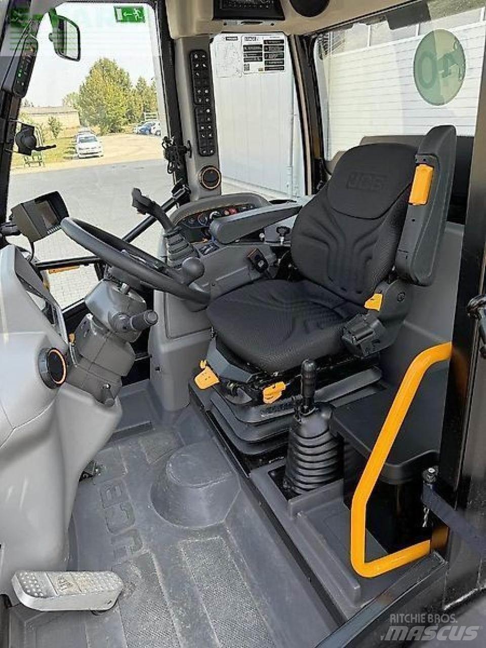 JCB tm 320 agri لوادر بعجل