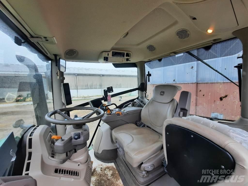 John Deere 6R155 الجرارات