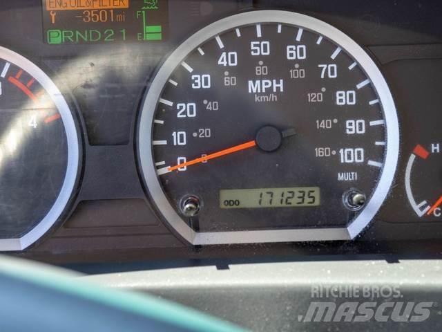 Isuzu NPR HD أخرى