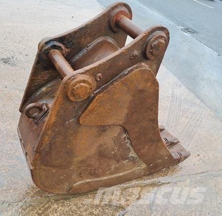  18 BUCKET, 60mm PINS دلاء