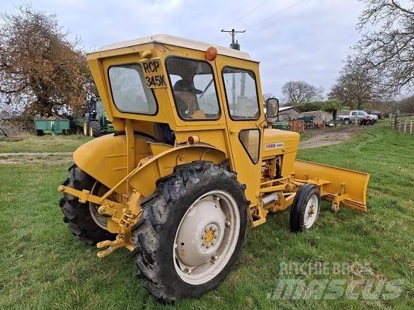 Ford 2000 TRACTOR أخرى