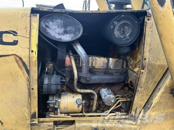 Ford 655C لوادر ذات جرافات عكسية