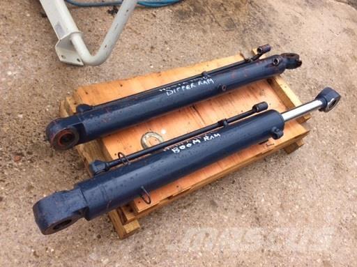 Hanix H56C BOOM RAM معدات البناء - غير ذلك