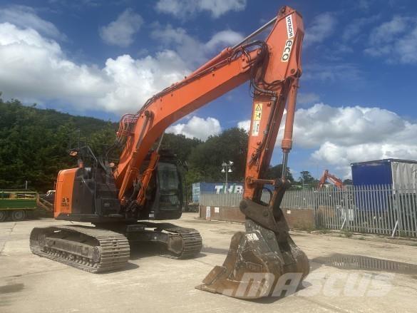 Hitachi ZX225 حفارات زحافة