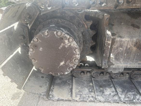 Hitachi ZX225 حفارات زحافة