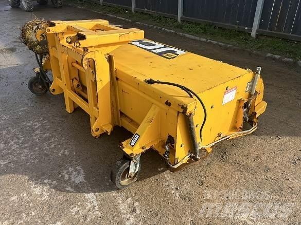 JCB SWEEPER SC240 أخرى
