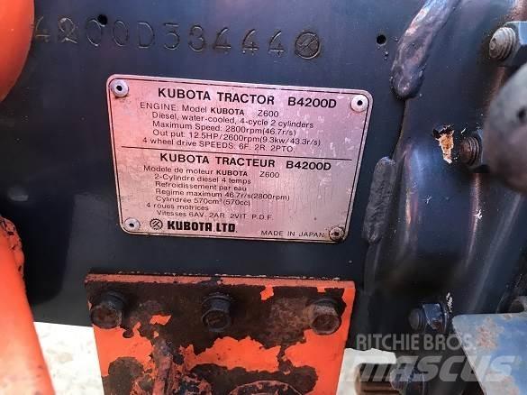 Kubota B4200 جرافات عكسية