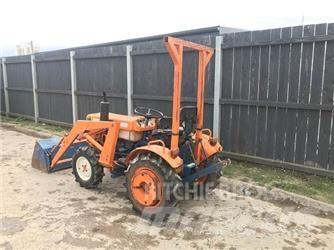 Kubota B7100D جرافات عكسية