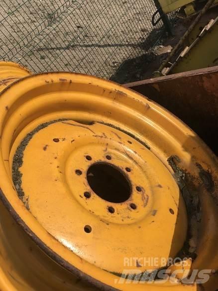 MASSEY REAR WHEEL الإطارات والعجلات والحافات