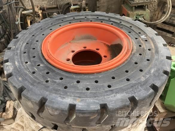  SOLID WHEELS الإطارات والعجلات والحافات
