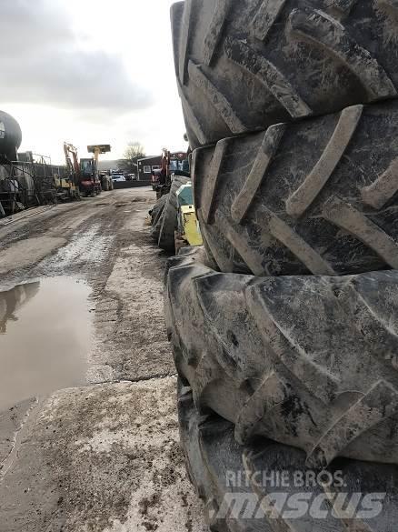  TYRES الإطارات والعجلات والحافات