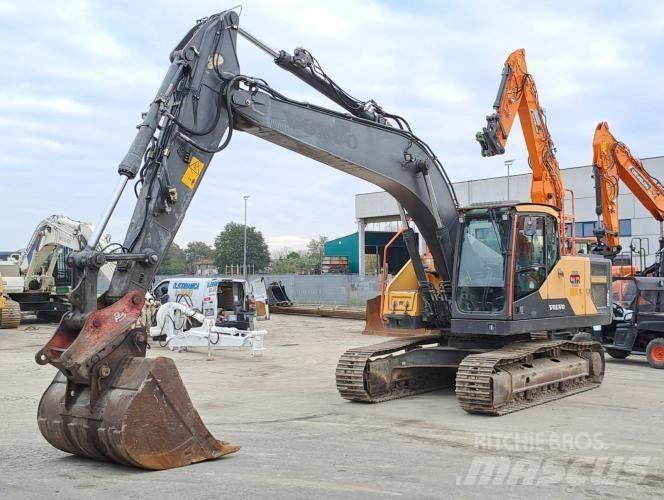 Volvo EC220E NL حفارات زحافة