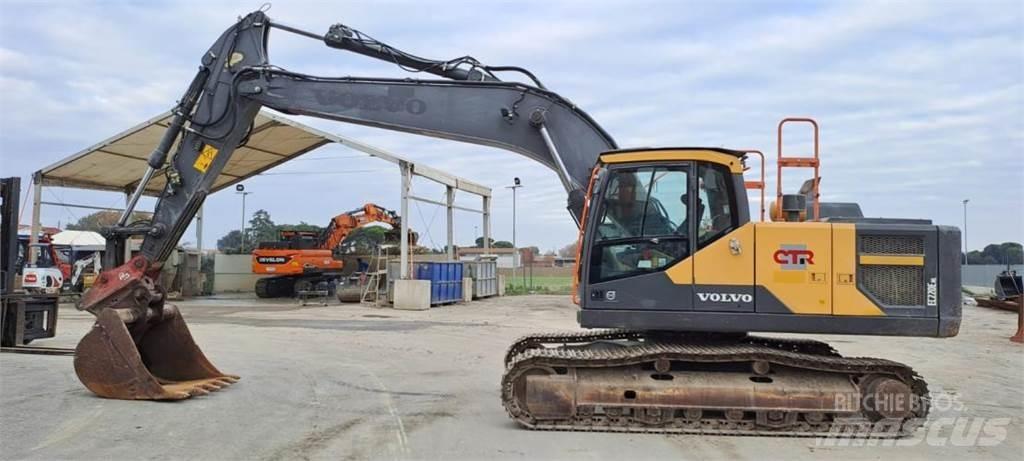 Volvo EC220E NL حفارات زحافة