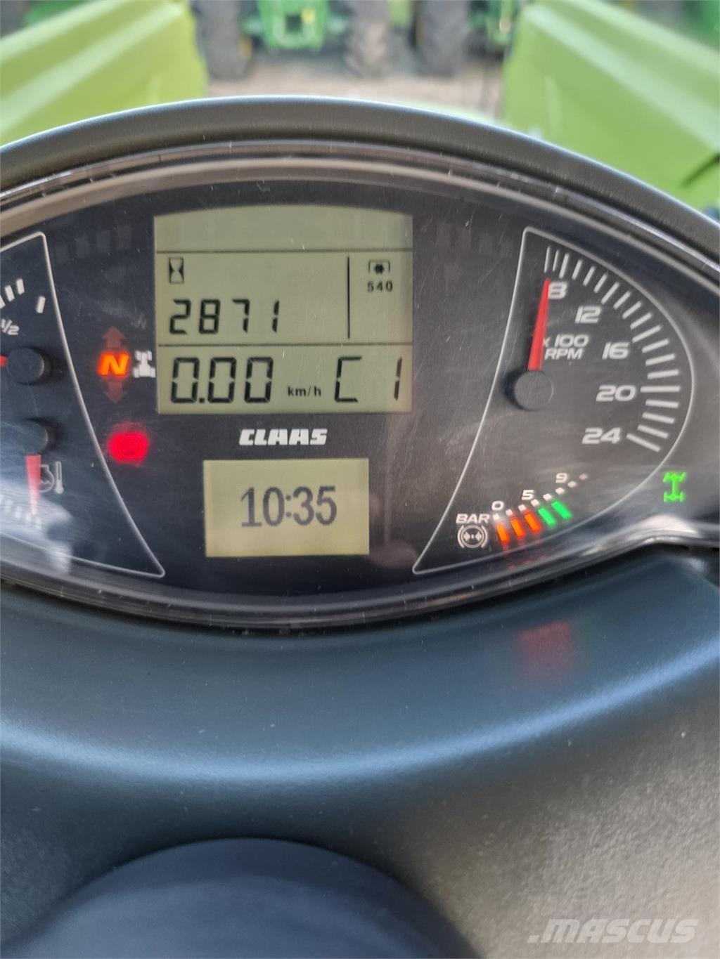 CLAAS Arion 440 الجرارات