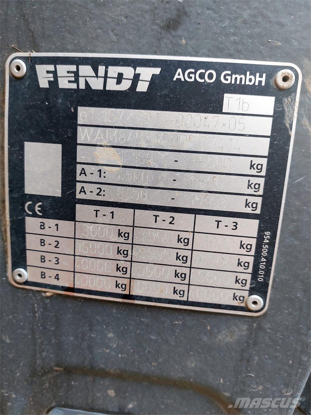 Fendt 824 Vario الجرارات