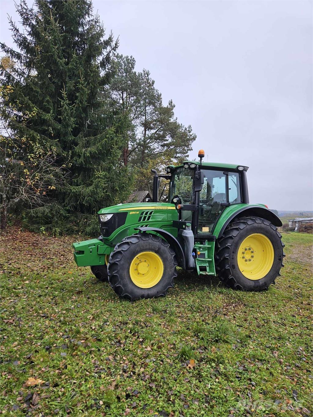 John Deere 6130M الجرارات