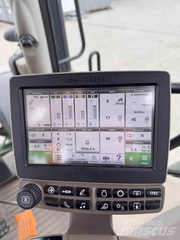 John Deere 6215R الجرارات