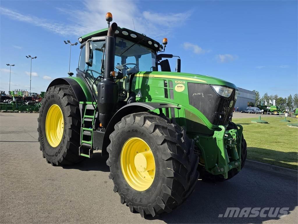 John Deere 6250R الجرارات