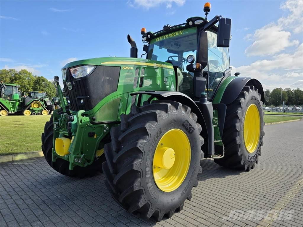 John Deere 6250R الجرارات