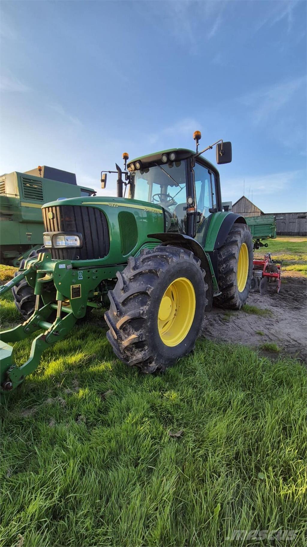 John Deere 6920 الجرارات