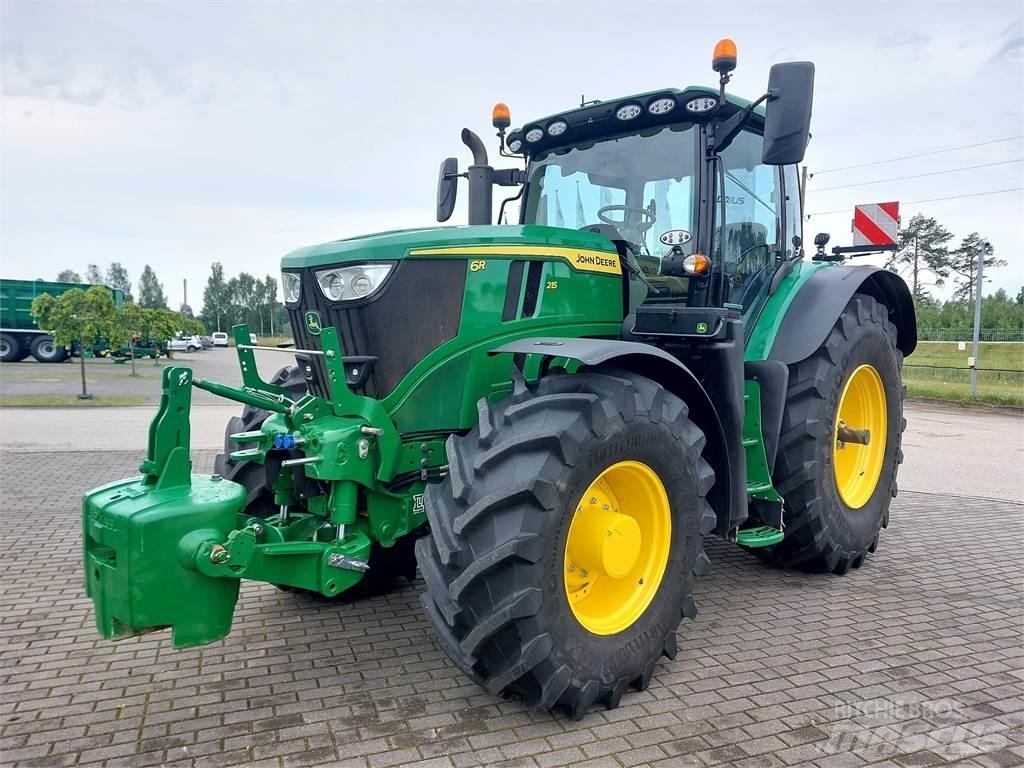 John Deere 6R 215 الجرارات