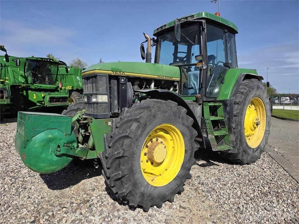 John Deere 7800 الجرارات