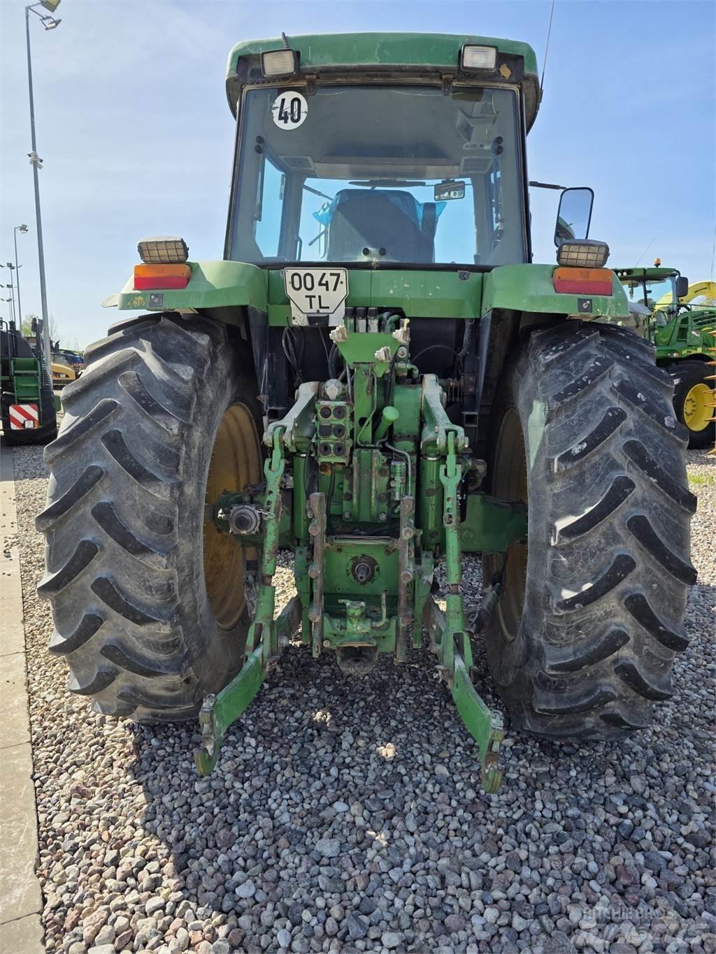John Deere 7800 الجرارات
