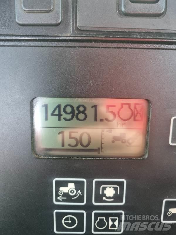 John Deere 7820 الجرارات