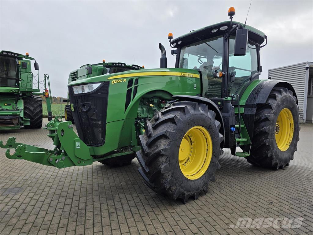 John Deere 8320R الجرارات