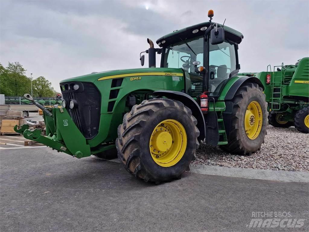 John Deere 8345R الجرارات