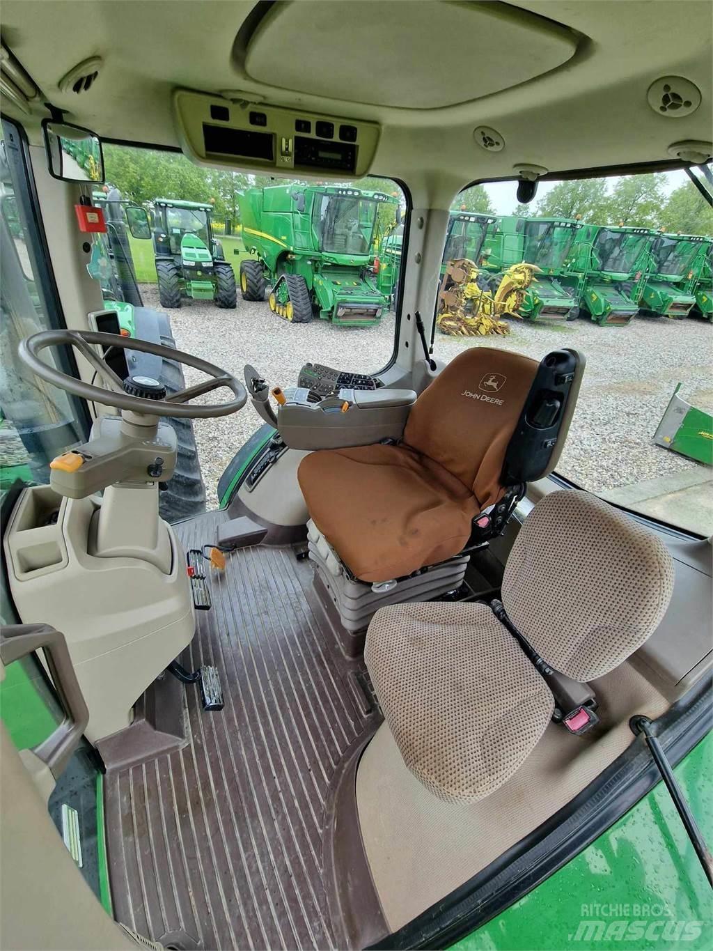 John Deere 8345R الجرارات