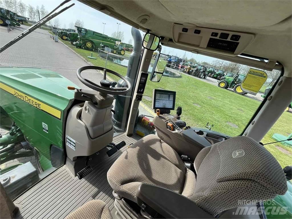 John Deere 8370R الجرارات