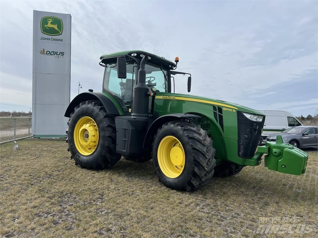 John Deere 8400R الجرارات