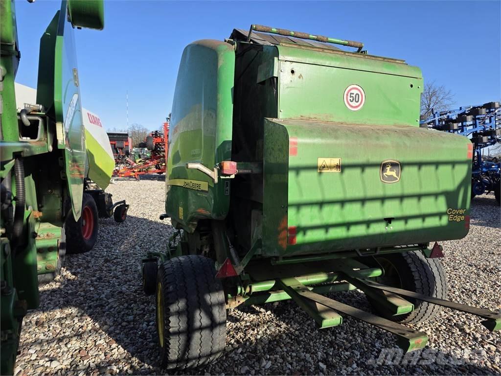 John Deere 854 محزمات مستديرة