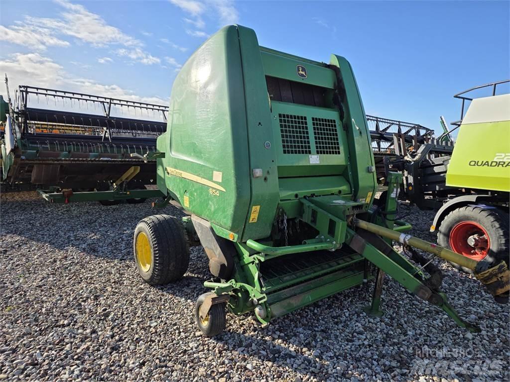 John Deere 854 محزمات مستديرة
