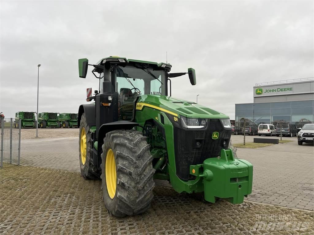 John Deere 8R410 الجرارات