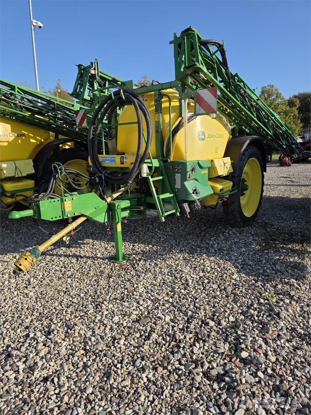 John Deere M740 الرشاشات