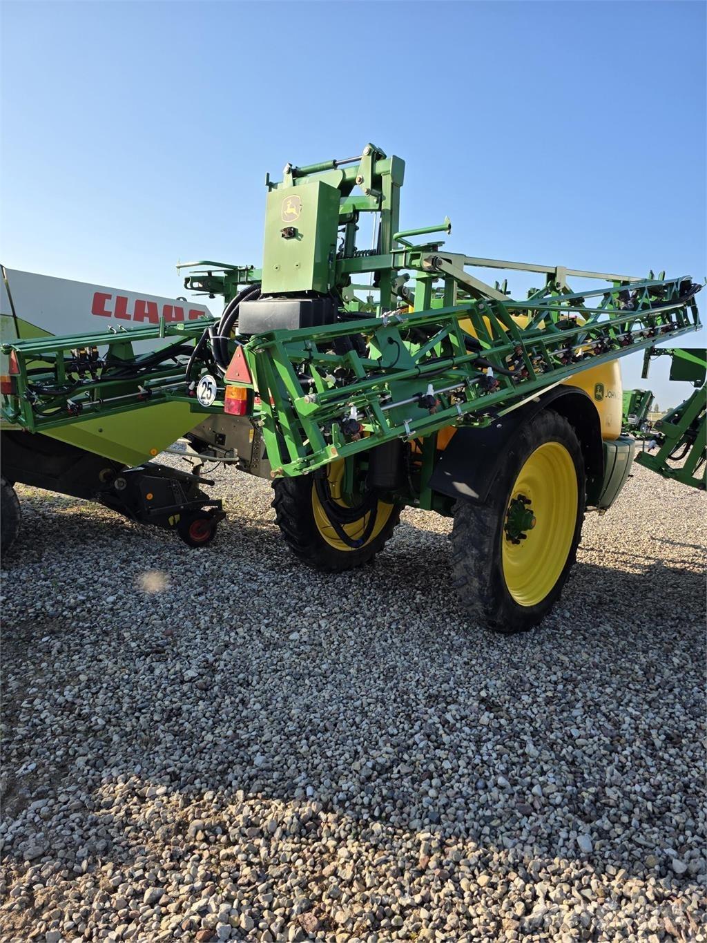 John Deere M740 الرشاشات