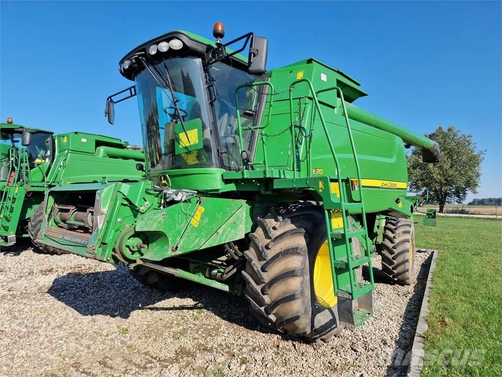 John Deere T670 حصادات