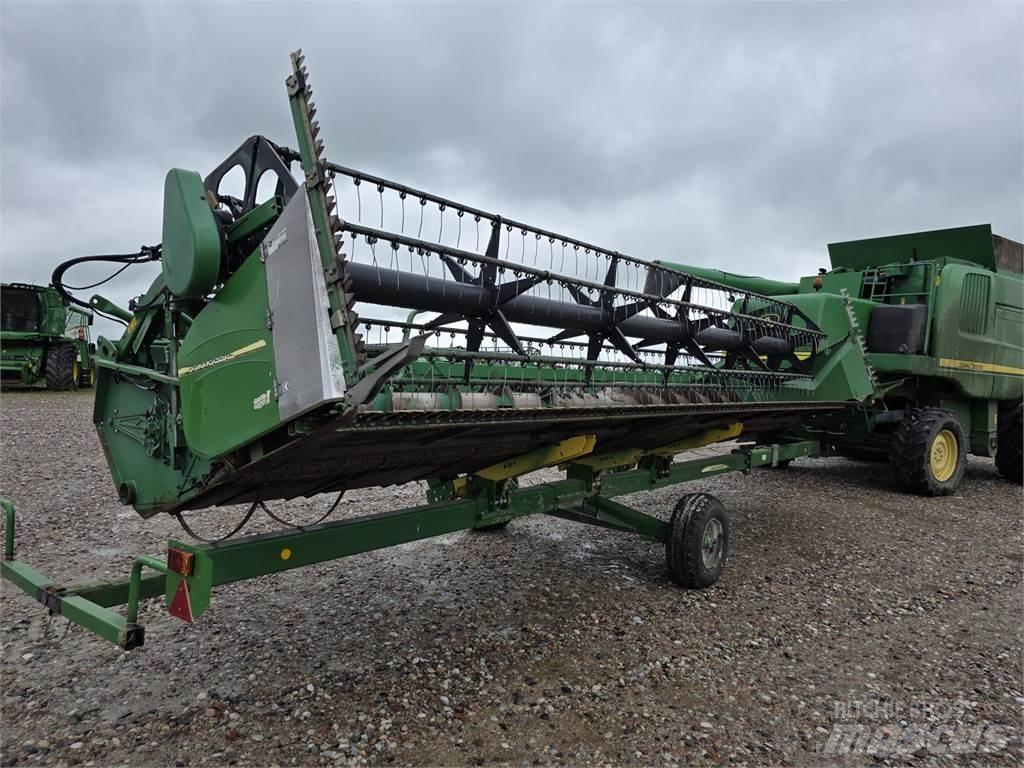 John Deere T670 حصادات