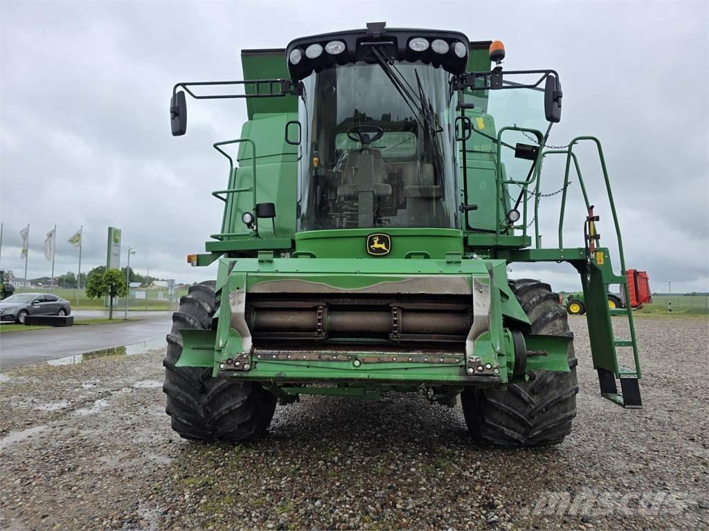 John Deere T670 حصادات