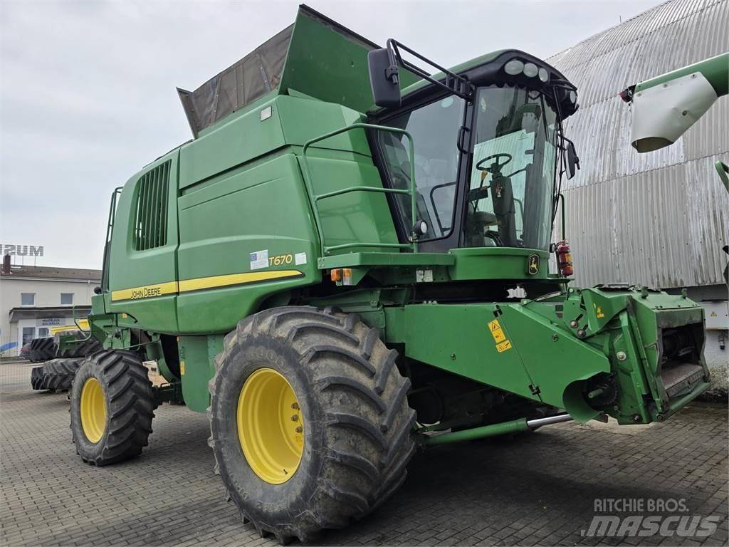 John Deere T670 حصادات
