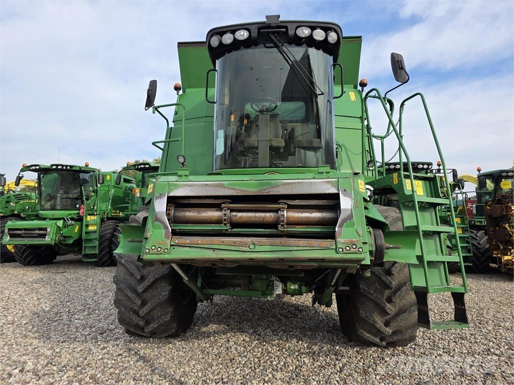 John Deere T670 حصادات