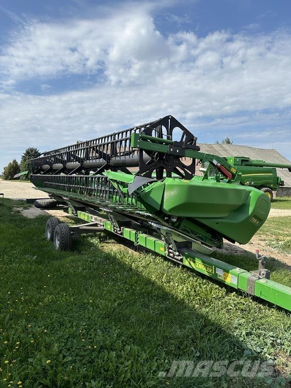 John Deere T670 حصادات