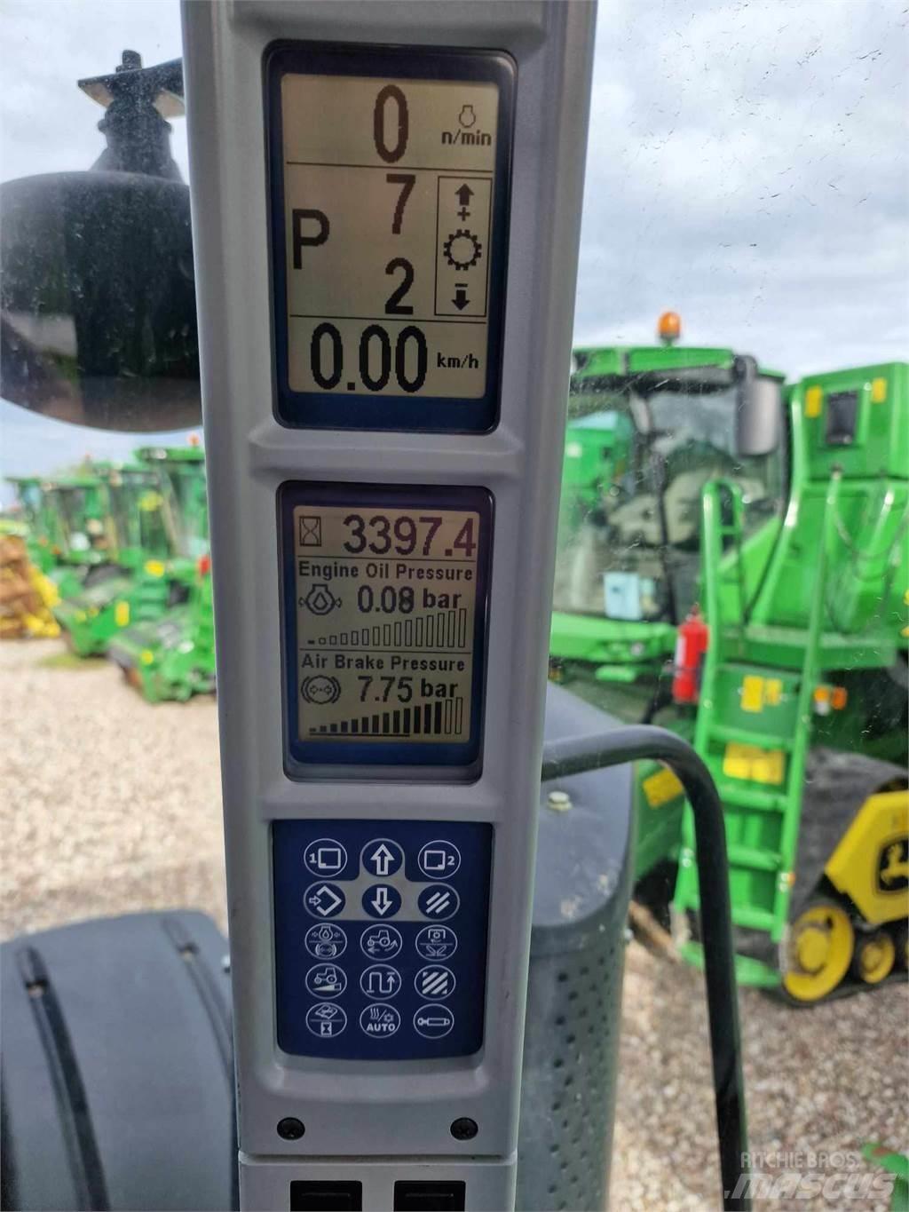New Holland T8.410 الجرارات
