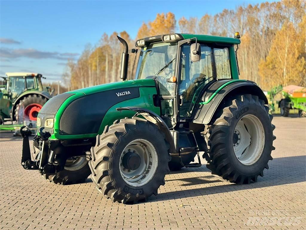 Valtra T171C الجرارات