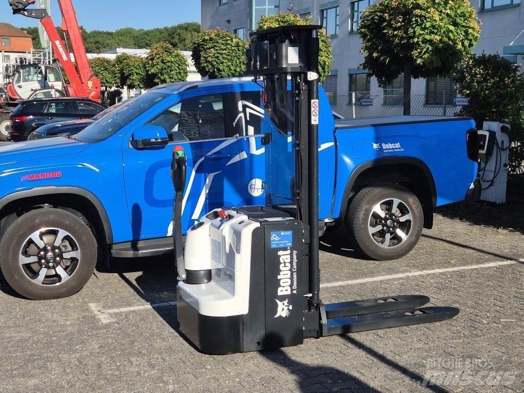 Bobcat BSL16N-I معدات التكديس الجوالة